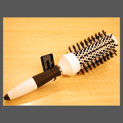 46 - Medium Metal Brush w/Bristle